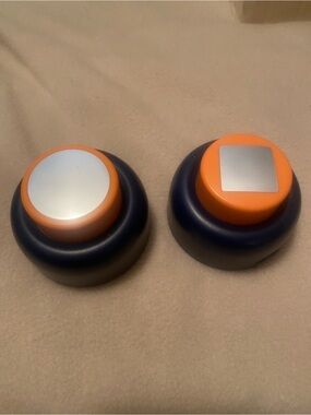Fiskars Set of 2 Round Orange & Navy Magnetic punches